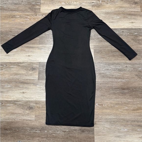 Dresses & Skirts - Stretch black dress